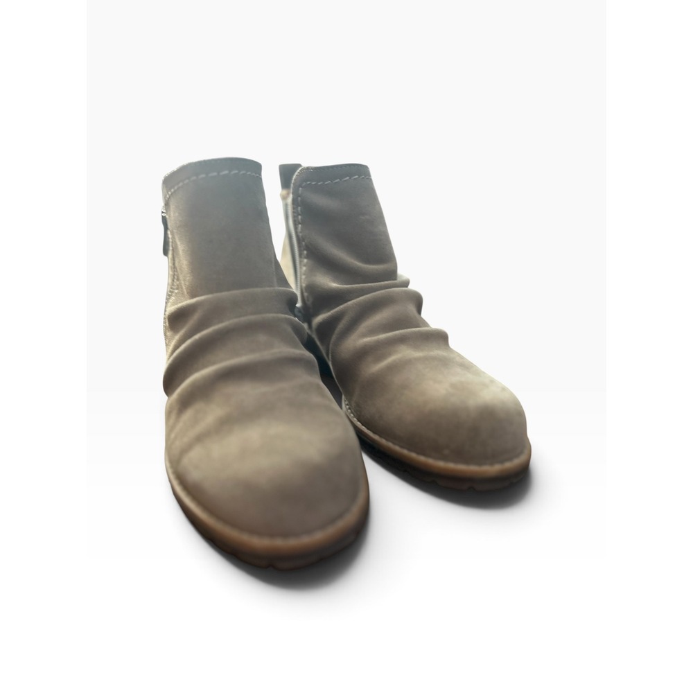 Clarks Women Taupe Suede Waterproof Ruched Slouch Ankle Boots Side Zip Lug Sole